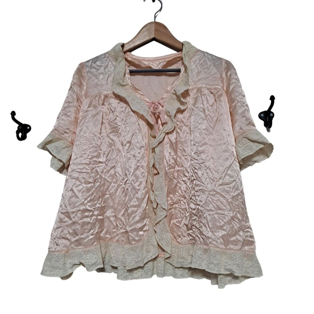 Vintage Lingerie Women Size 42" Bedroom Jacket Satin Ruffle Lace Wrap Peach Tie